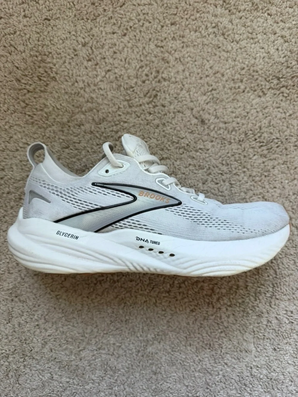 Brooks Glycerin 22 Running Shoes Womens 10 B White Silver Gum 1204341B135